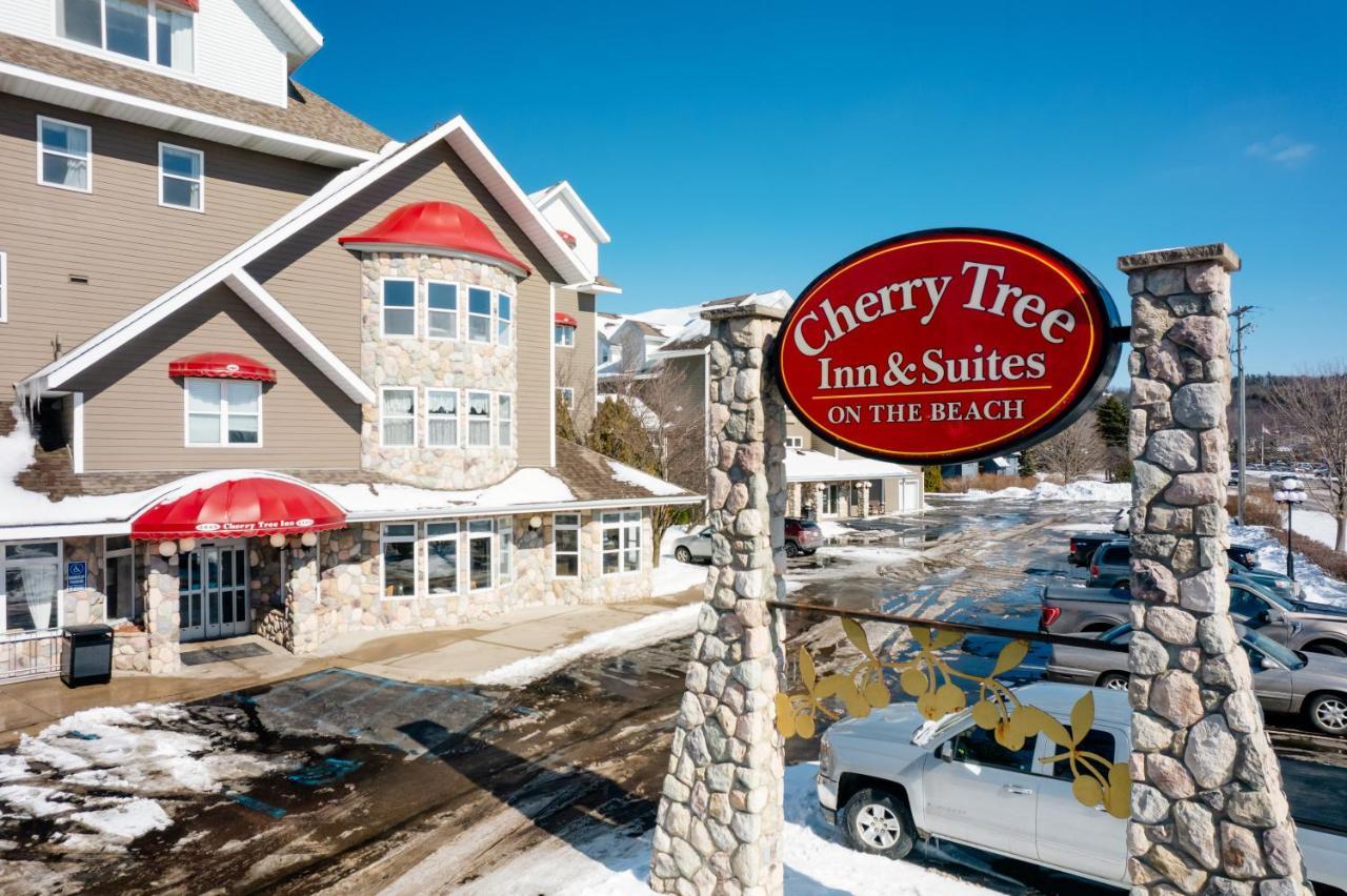 Cherry Tree Inn & Suites Traverse City Dış mekan fotoğraf