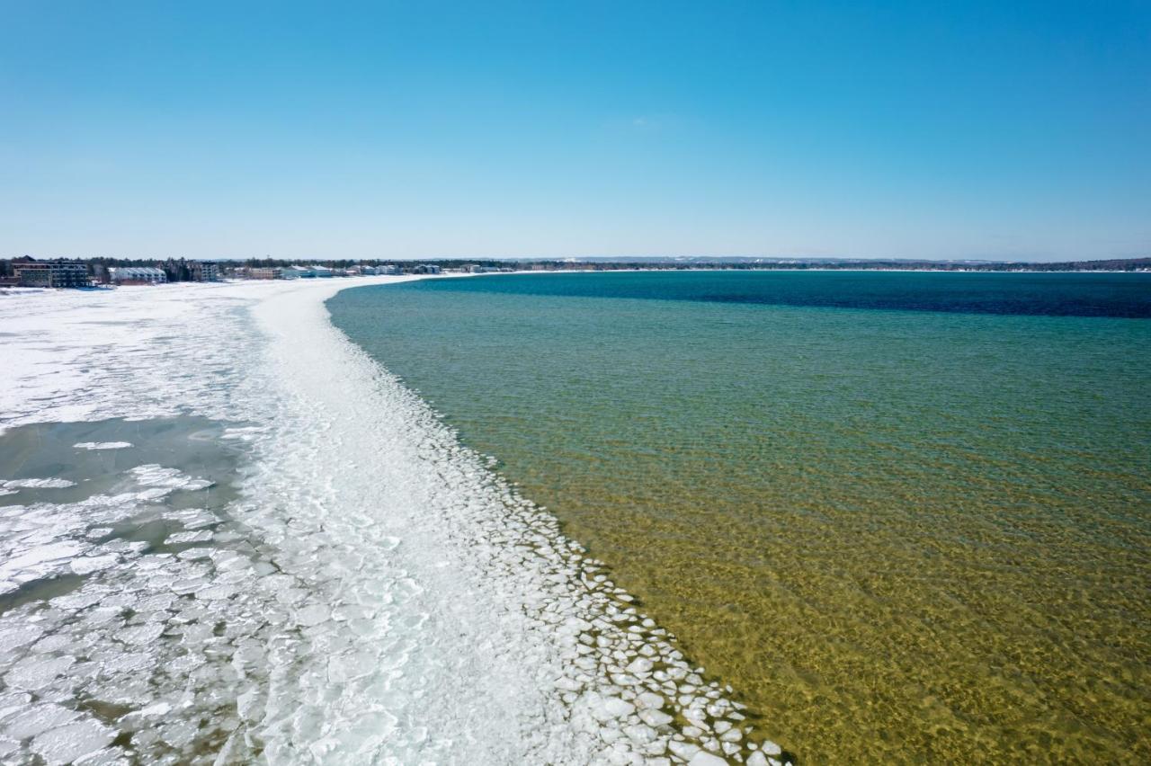 Cherry Tree Inn & Suites Traverse City Dış mekan fotoğraf
