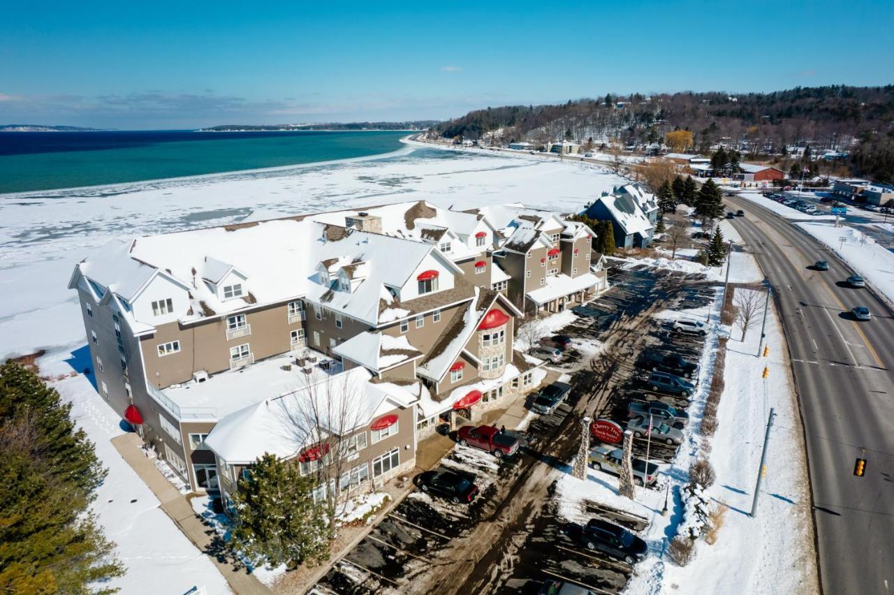 Cherry Tree Inn & Suites Traverse City Dış mekan fotoğraf