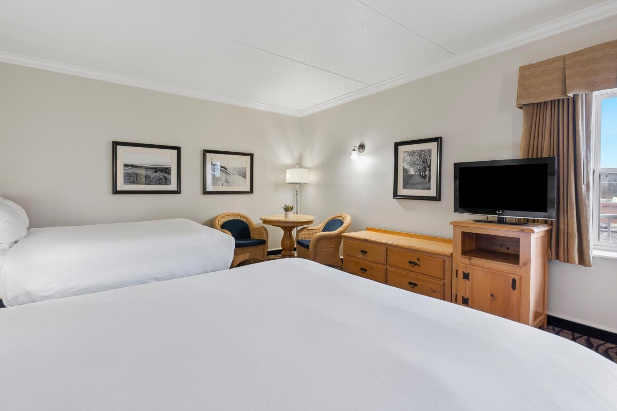 Cherry Tree Inn & Suites Traverse City Dış mekan fotoğraf