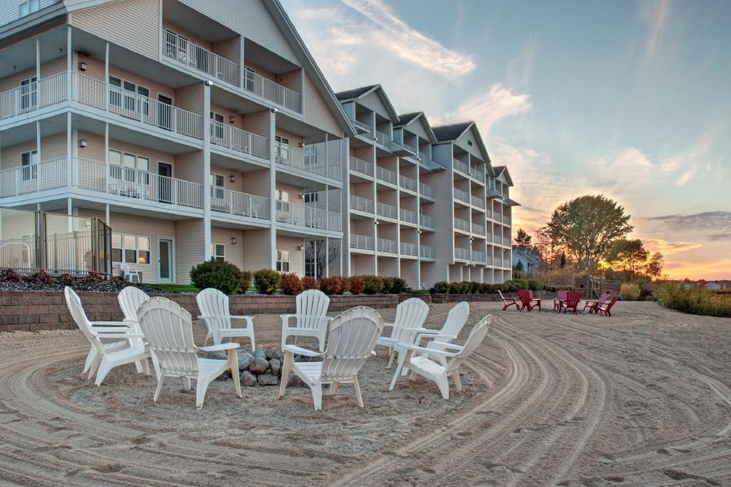 Cherry Tree Inn & Suites Traverse City Dış mekan fotoğraf