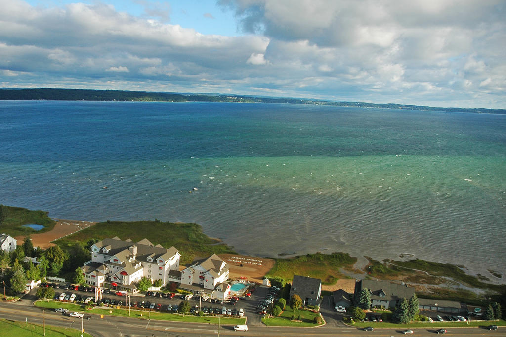 Cherry Tree Inn & Suites Traverse City Dış mekan fotoğraf